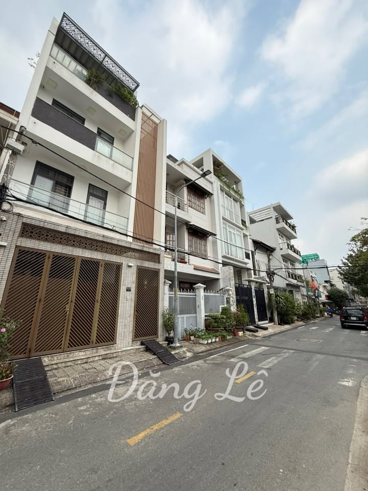 Nhà 4 tầng Khu Tân Quy Đông Quận 7 90m² giá 18.8 tỷ - An ninh, tiện ích đầy đủ!