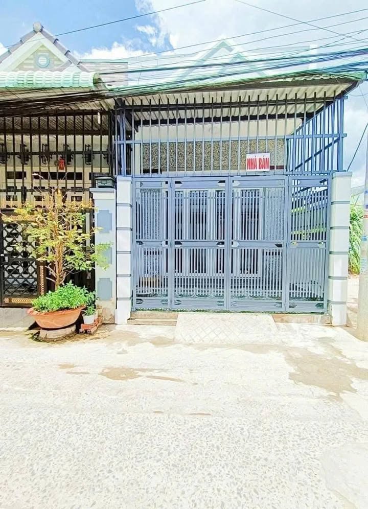 Nhà cấp 4 Nguyễn Cửu Phú 80m² giá 690 triệu - Tặng nội thất sang trọng!