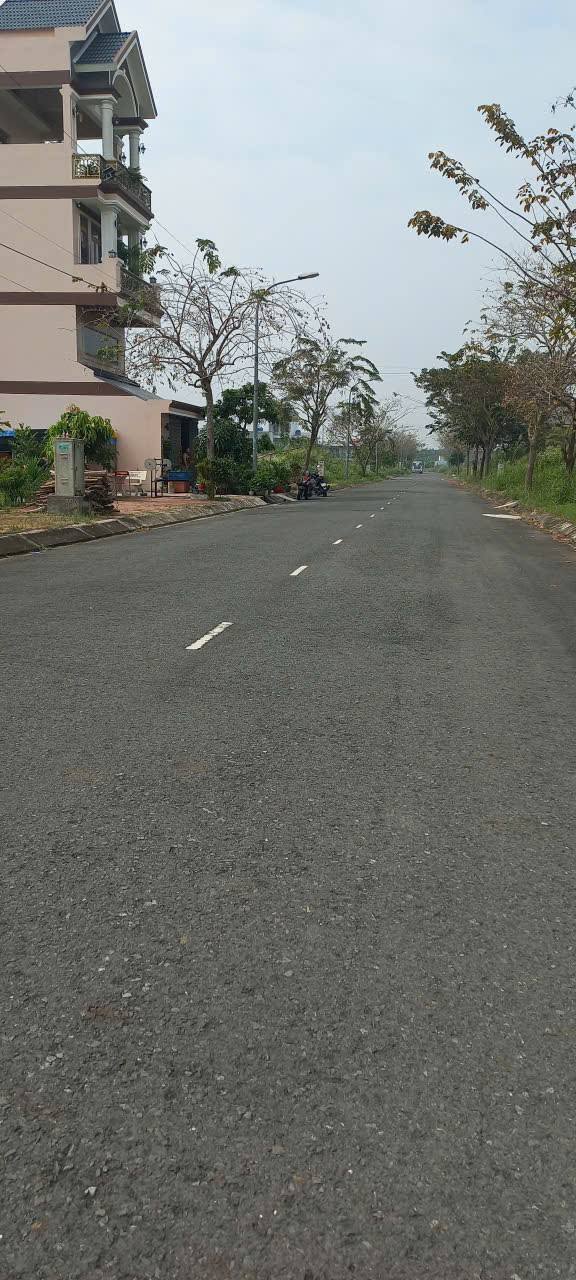 Đất nền Thái Sơn T&T Long Hậu 100m² giá 2.42 tỷ - Sổ hồng cầm tay