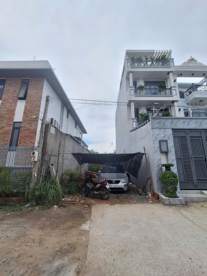 Đất 100m² Hẻm Xe Hơi Lê Văn Lương, Nhà Bè - Giá 4,2 tỷ, Bớt nhẹ cho Khách Thiện Chí!