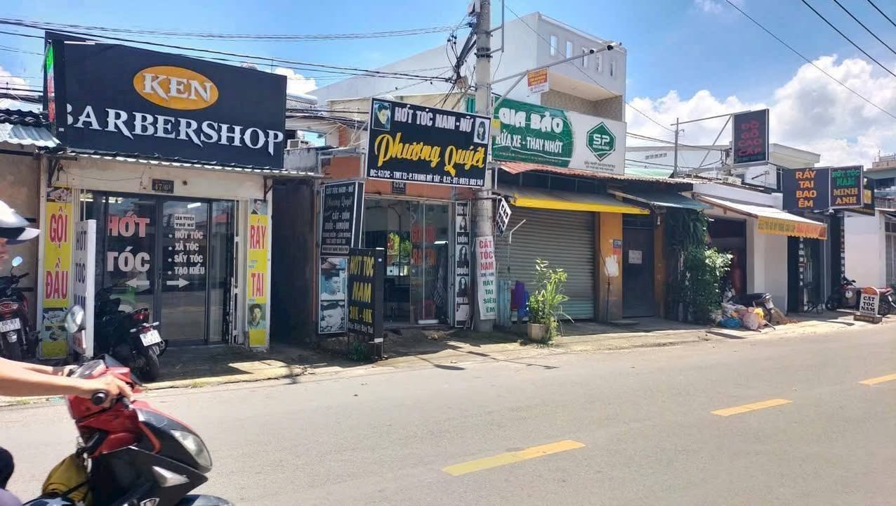 Nhà mặt tiền đường Trung Mỹ Tây 13, Quận 12, giá 3.3 tỷ - Cơ hội đầu tư tuyệt vời!