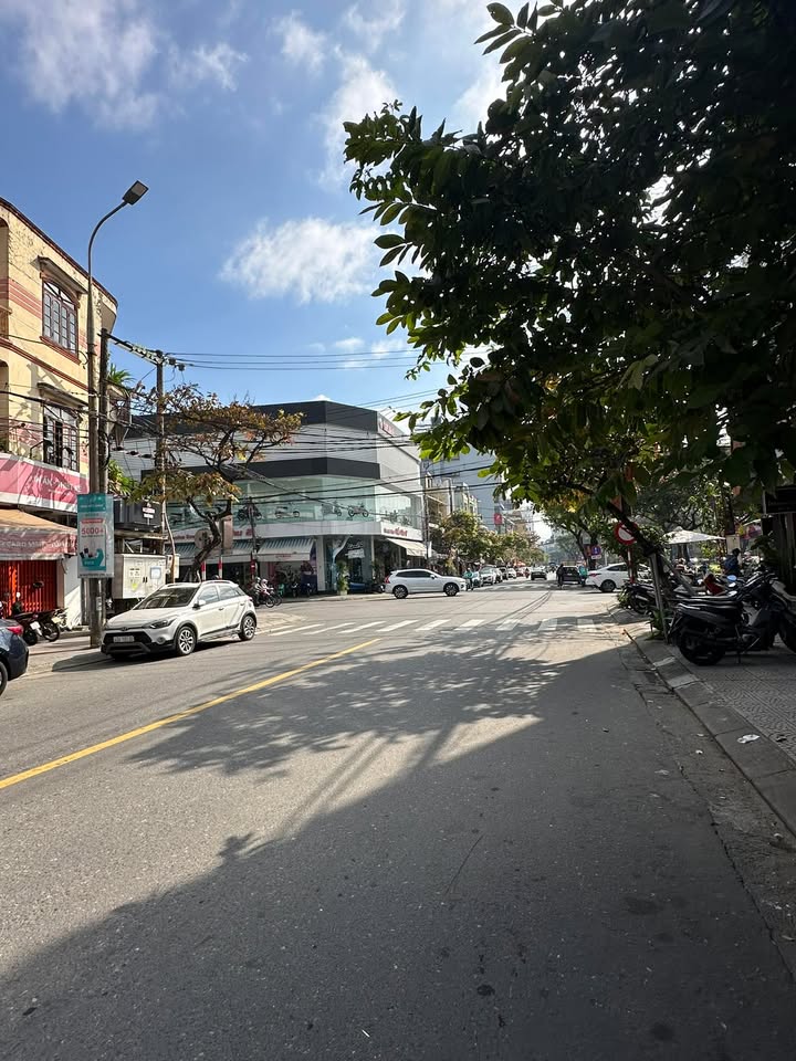 Nhà mặt tiền Lê Đình Dương, Quận Hải Châu 55m² - Kinh doanh sầm uất!