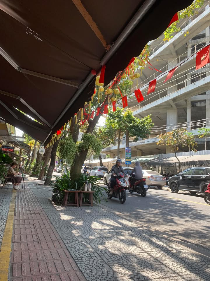 Nhà 2 Mặt Tiền cho thuê tại Hàm Tử, 300m² giá 30 triệu - Đối diện Đại Học Kinh Tế!