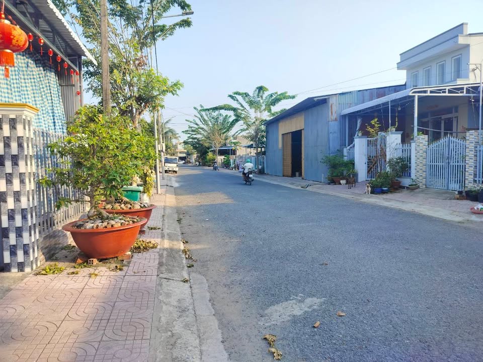 Đất nền Tân Hồng, Đồng Tháp 380m² giá 3.61 tỷ - Pháp lý rõ ràng, giao dịch ngay!