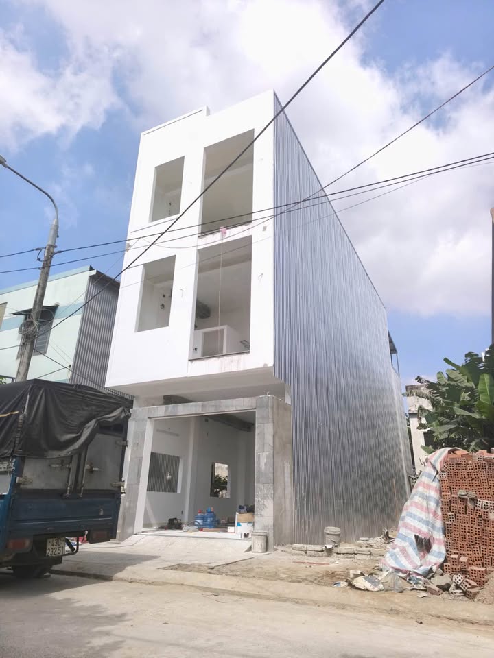 Nhà trọ mới 9 phòng Dương Bá Cung, Hòa Xuân 100m² giá 6.8 tỷ - Dòng tiền 30 triệu/tháng!