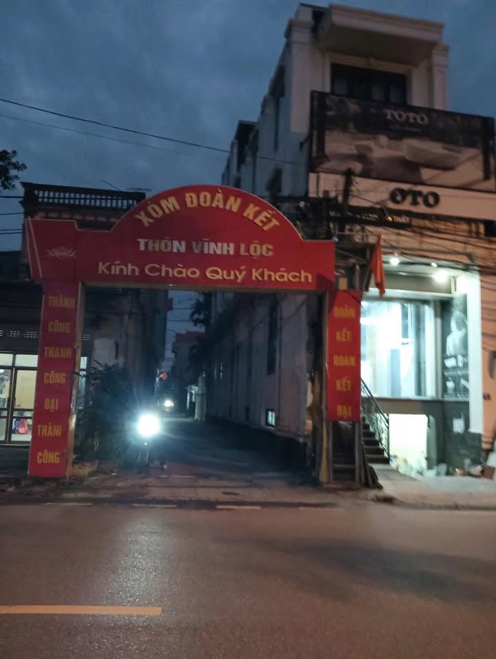 Nhà mặt tiền kinh doanh tại Chợ Vĩnh Lộc, Thường Tín - 68m² giá 4.95 tỷ - Cơ hội đầu tư không thể bỏ qua!