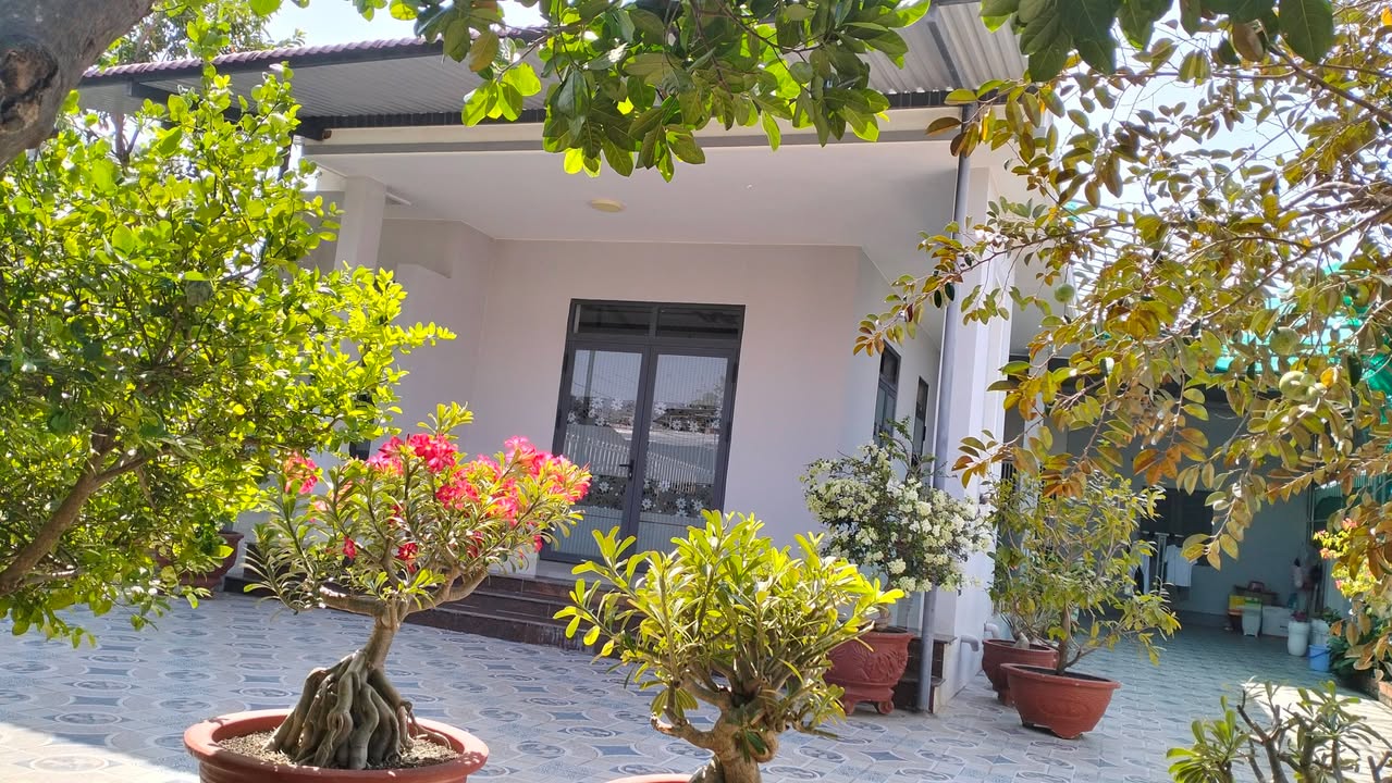 Nhà nguyên căn cho thuê tại Phường Phước Mỹ, 400m² - Sân rộng, gần sông