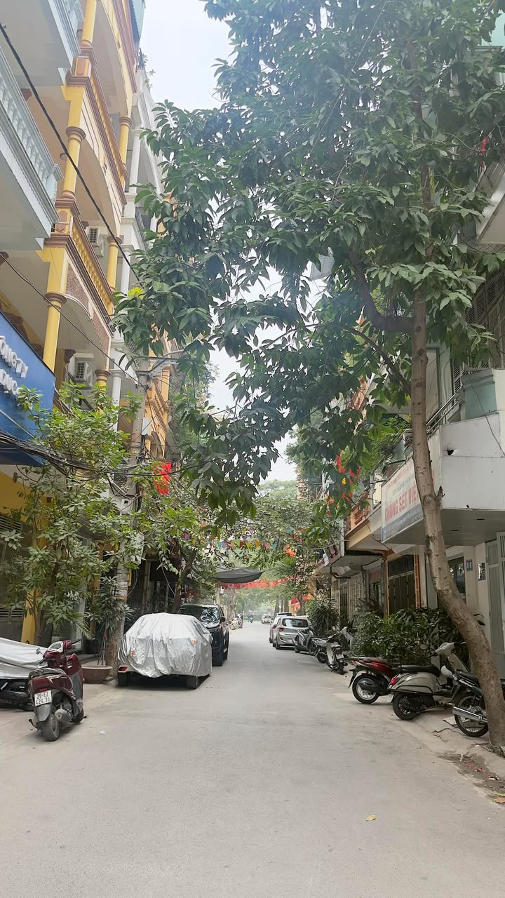 Nhà phố Khuất Duy Tiến, Thanh Xuân 65m² giá 31 tỷ - Kinh doanh đỉnh cao, mặt ngõ rộng!