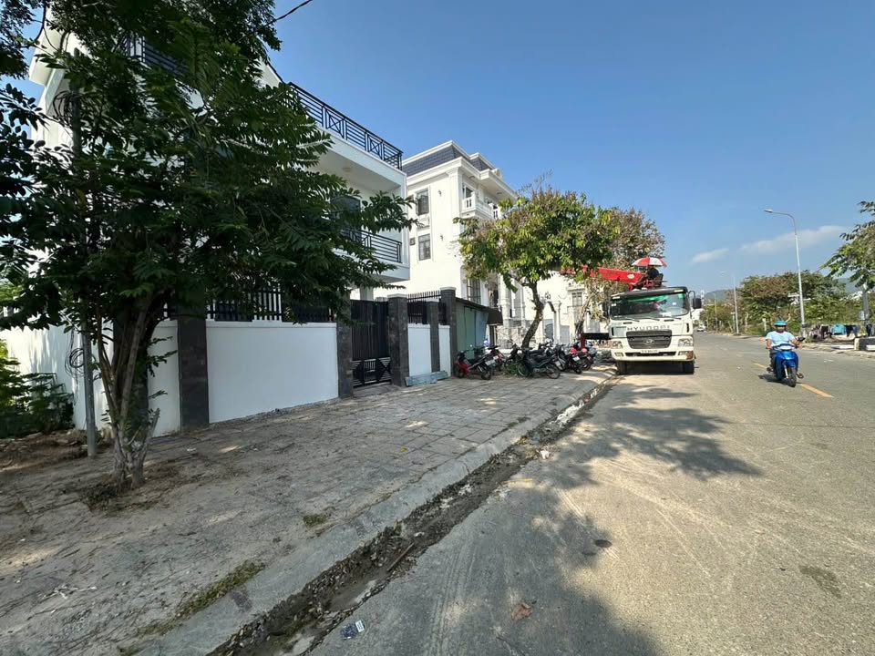 Lô đất biệt thự Vũ Trọng Phụng, 180m² giá 6.1 tỷ - Cơ hội đầu tư hấp dẫn!