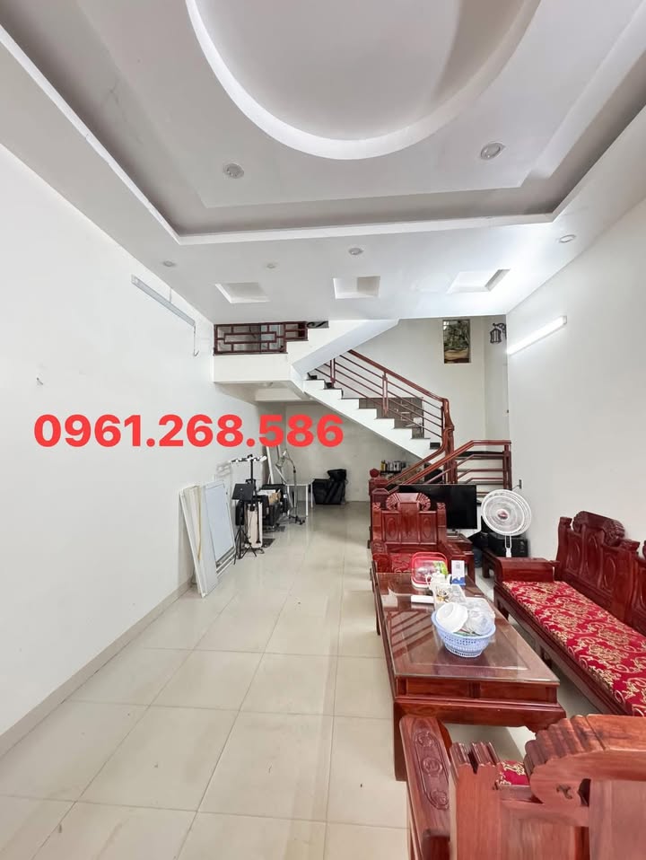 Nhà 3 tầng Phú Lộc 4, Lạng Sơn 61.7m² giá 2.5 tỷ - Chỗ đỗ ô tô tiện lợi!