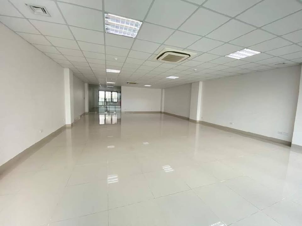 Chung cư mặt phố Hà Đông 311m² giá 150 triệu - Khu vực sầm uất, cho thuê ngay!