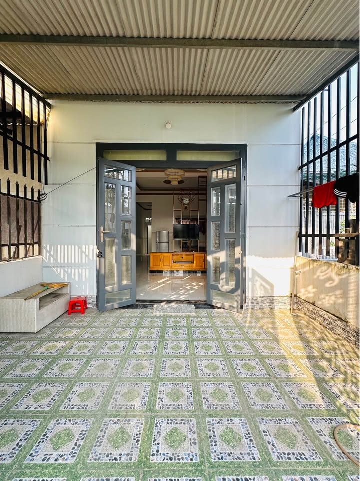 Nhà cấp 4 Khu Phố 4, Trảng Dài, 100m² giá 1.35 tỷ - Hướng Đông, gần chợ