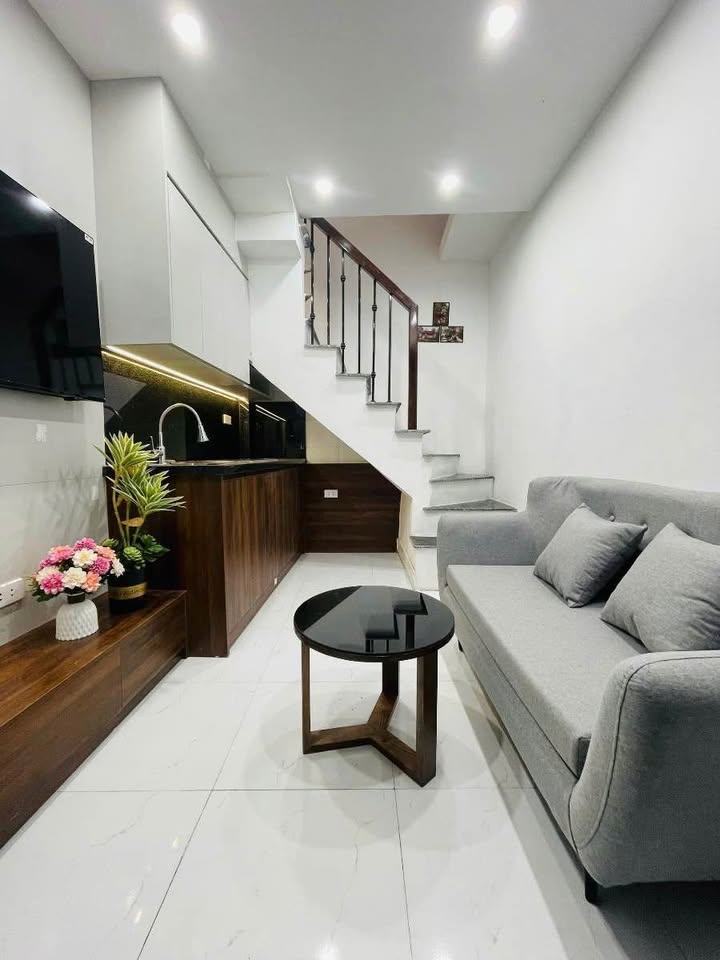 Nhà 5 tầng Đường Nguyễn Lương Bằng, Đống Đa 12m² giá 4.8 tỷ - Sẵn sàng vào ở!