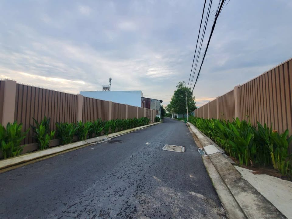 Đất thổ cư Lê Văn Lương Quận 7 275m² giá 6 tỷ - Sẵn sàng xây biệt thự ngay!