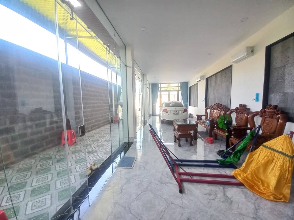 Nhà mặt tiền Đoàn Thị Nghiệp, Cao Lãnh 325m² giá 12 triệu - Nội thất đầy đủ, sẵn sàng cho thuê!