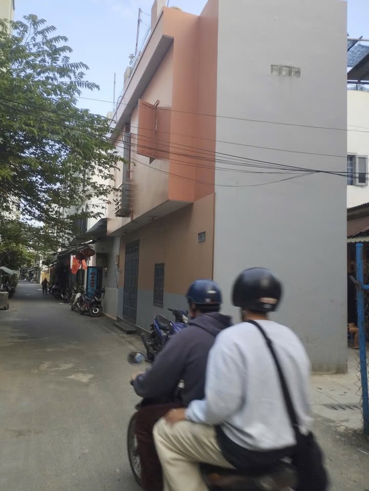 Nhà 2 tầng Tôn Thất Đạm 38.8m² giá 3.7 tỷ - Khu vực an ninh tốt, gần biển