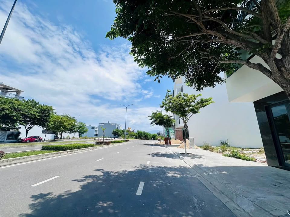 Đất nền VCN Phước Long 2 100m² giá 10 tỷ - Mặt tiền đường A1 Võ Văn Kiệt