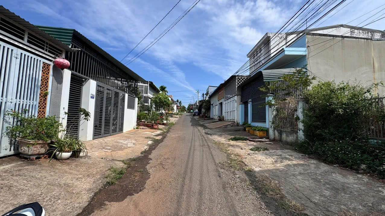 Nhà mặt tiền Đường A9, Buôn Ma Thuột 100m² - Sổ hồng chính chủ, giá tốt!