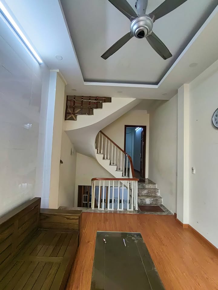 Cho thuê nhà nguyên căn Tổ 3 Đa Sĩ, Kiến Hưng 30m² giá 9 triệu - Phù hợp cho hộ gia đình!