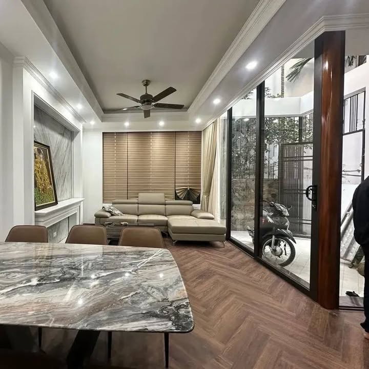 Nhà góc Phúc Diễn 45m² giá 12 tỷ - Thiết kế hợp lý, sẵn sàng giao dịch!