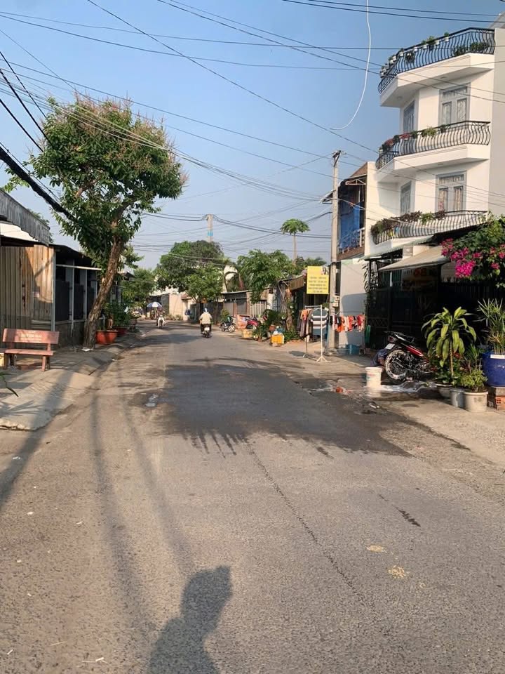 Nhà cho thuê tại Hóc Môn 88m² giá 5.5 triệu - Mặt tiền đường nhựa thuận tiện!