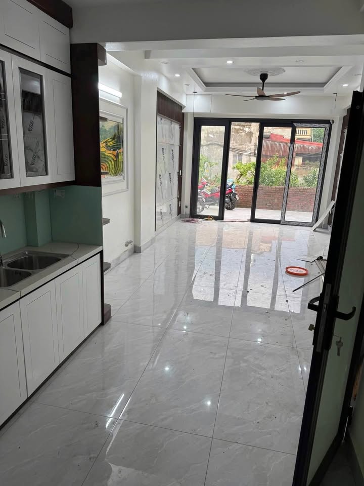 Nhà 4 tầng phố Bình Lộc, 42.7m² giá 3 tỷ - Đường rộng ô tô vào tận nhà!