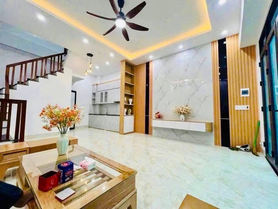 Nhà 3 tầng ngõ phố Mai Hắc Đế 41.8m² giá 2.x tỷ - Thiết kế cao cấp, sổ hồng chính chủ!