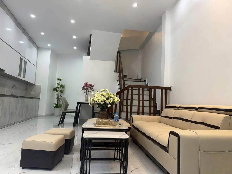 Nhà phố Ngô Quyền Hải Dương 41.3m² giá 2.1 tỷ - Thiết kế thông thoáng, gần bệnh viện và trường học!