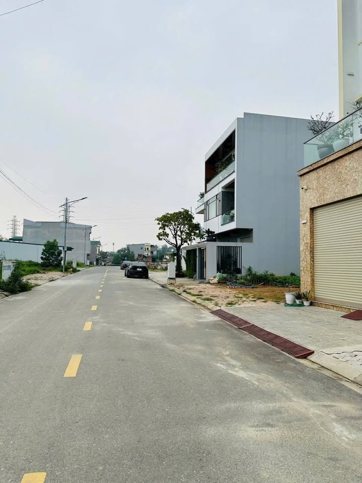 Đất nền Vân Phú, Việt Trì 108m² giá 4 tỷ - Đầu tư sinh lời hoặc xây nhà ở lý tưởng!