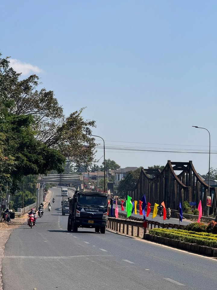 Đất mặt tiền Quốc lộ 14, Huyện Cư Jút, 300m² chỉ 1.75 tỷ - Cơ hội đầu tư hấp dẫn!