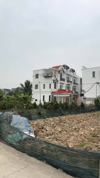 Nhà độc lập 3 tầng Dân Hạnh, An Dương 215m² giá 2.85 tỷ - Ô tô vào tận nhà!