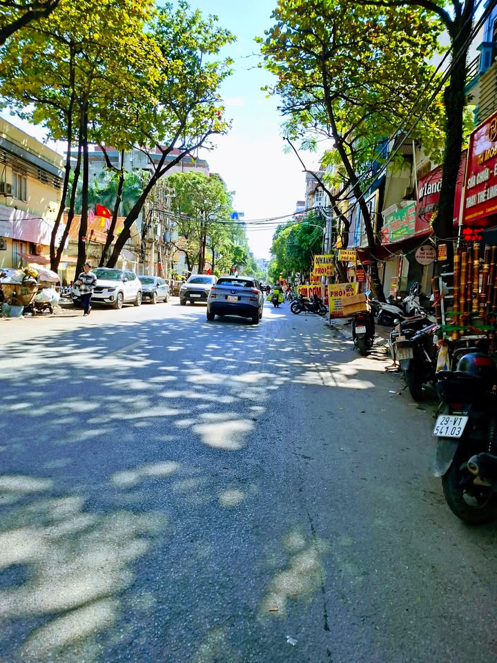 Nhà 5 Tầng Ngõ Ôtô Thông Phố Chiến Thắng 38m² giá 10.5 tỷ - Đầu Tư Sinh Lời