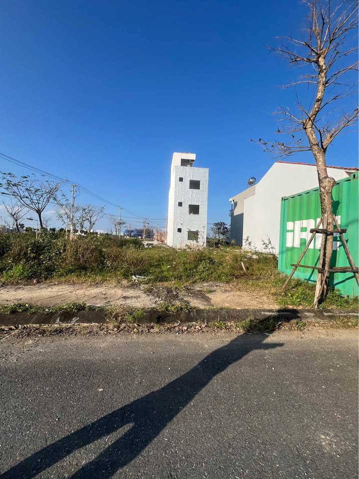 Đất nền Bờ Quan 3, Đà Nẵng 100m² giá 5.7 tỷ - Sát góc, vị trí đẹp!