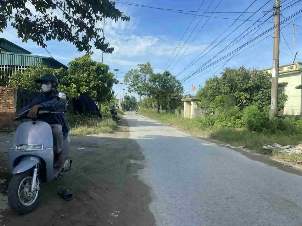 Đất nền tại đường Cường Thành, Quảng Cư, Sầm Sơn 100m² - Mặt tiền ô tô tránh nhau thoải mái!