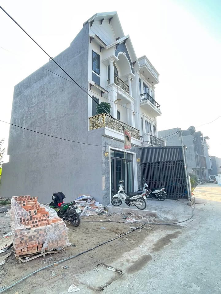 Nhà 3 tầng 54m² tại TDP Dân Hạnh, An Dương - Phong cách tân cổ điển, ô tô đỗ cửa!