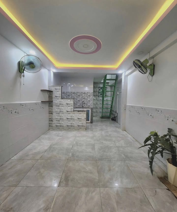 Nhà cho thuê hẻm 160 Nguyễn Văn Quỳ, Quận 7, 21m² giá 5 triệu - Dọn vào ở ngay!