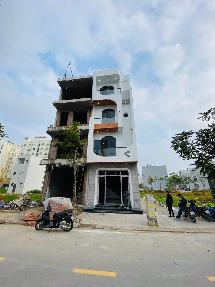 Nhà 4 tầng khu đô thị Vũ Phúc, Thái Bình 76m² chỉ 5.x tỷ - Sổ đỏ chính chủ!