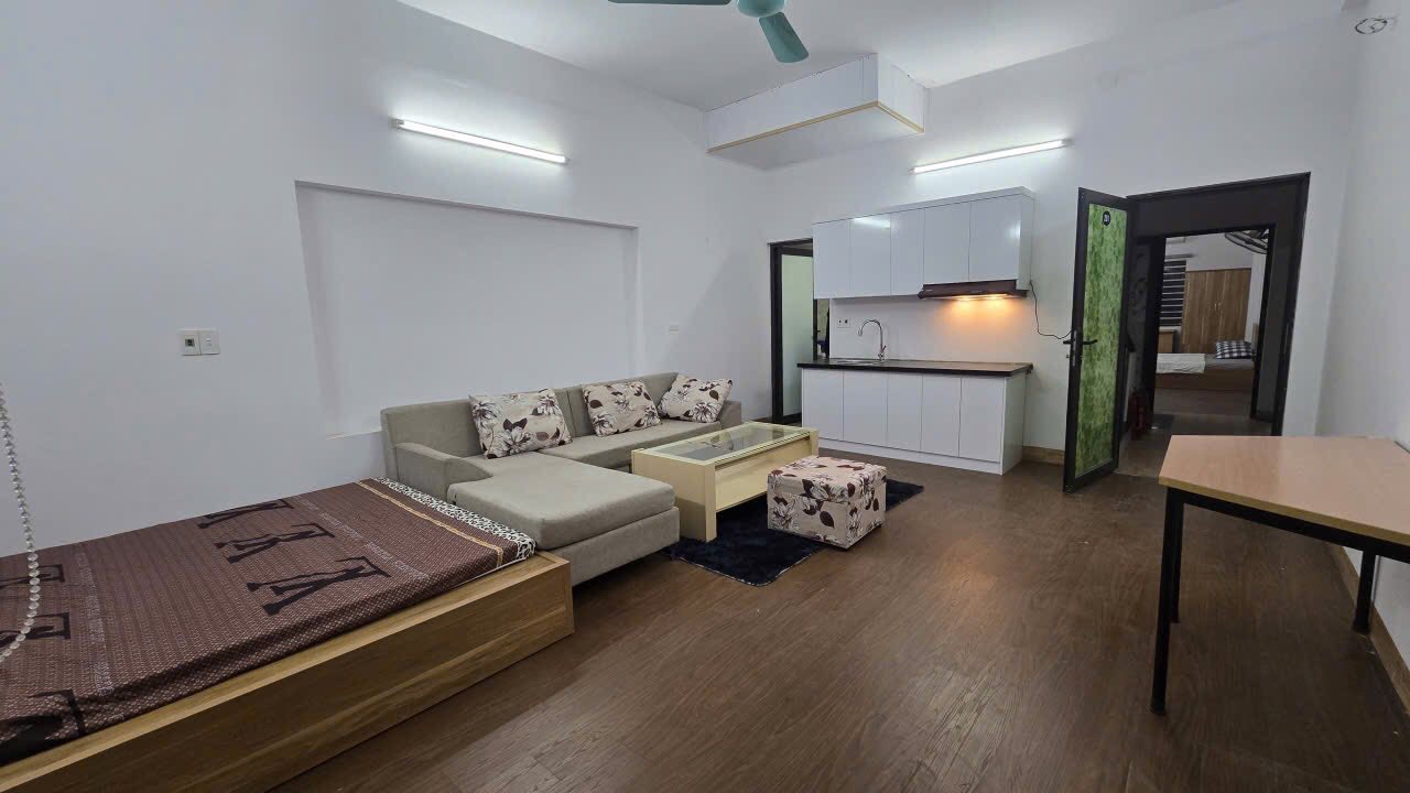 Căn hộ cho thuê tại ngõ 460 Âu Cơ, Tây Hồ 60m² giá 8 triệu - Không chung chủ, đầy đủ nội thất!