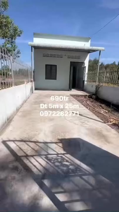 Nhà riêng Ấp Sông Mây 125m² giá chỉ 6xx triệu - Đất full hồng, dân cư đông đúc!