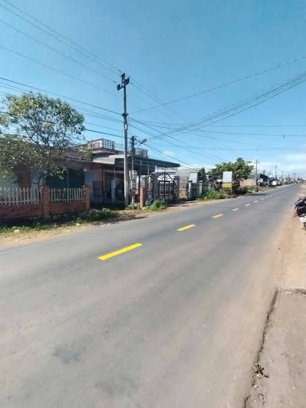 Bán FrontHouse mặt tiền đường Hùng Vương, Krông Năng 420m² - Giá chỉ 12.558 tỷ!