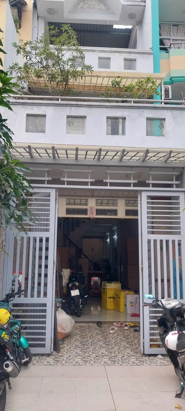 Nhà cho thuê tại Lý Chiêu Hoàng, Quận 6, 80m² - Gần trường mầm non, chợ tiện lợi!