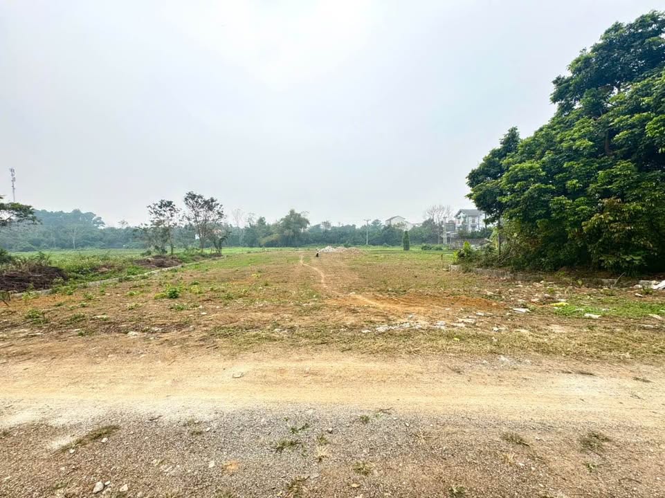 Đất nền Xuân Mai 2200m² giá thỏa thuận - Tiềm năng đầu tư cao!