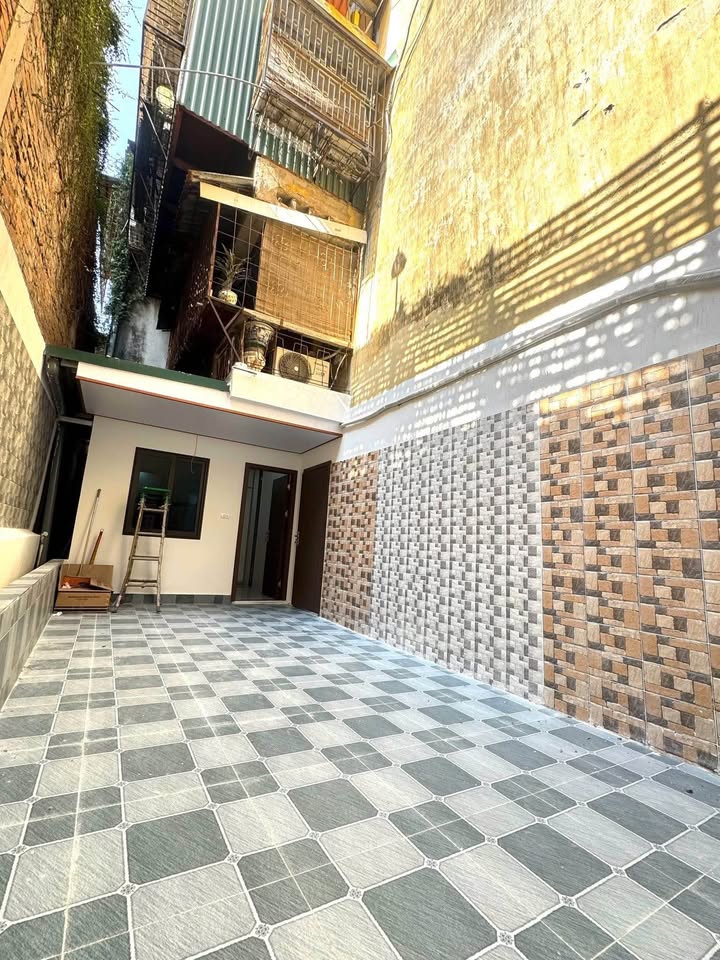 Căn hộ cho thuê tại Đống Đa 100m², 3PN mới đẹp - Giá chỉ 10 triệu/tháng!