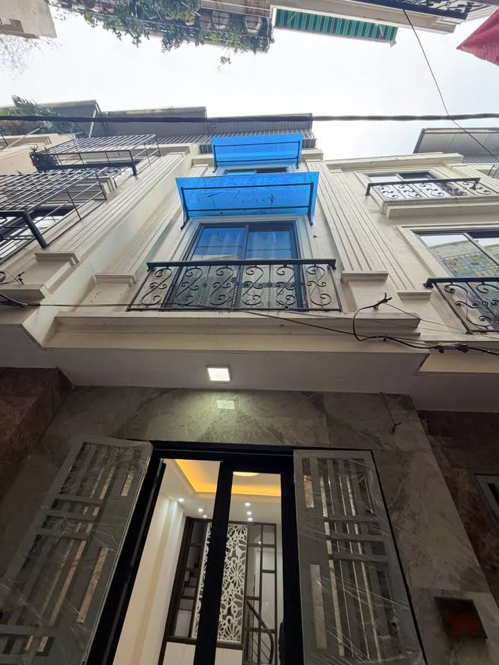 Nhà đẹp Ngọc Thụy, 40m² giá chỉ 7 tỷ - Sẵn sàng vào ở ngay!