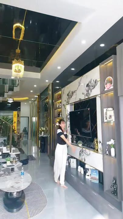 Nhà phố Đoàn Nguyễn Tuấn, Bình Chánh 105m² giá 4.39 tỷ - Thiết kế sang trọng, đẳng cấp!