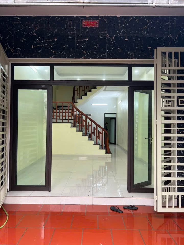 Nhà 2 tầng Ngõ Nguyễn Văn Cừ, Bắc Giang 63m² giá 2 tỷ - Chính chủ bán gấp!