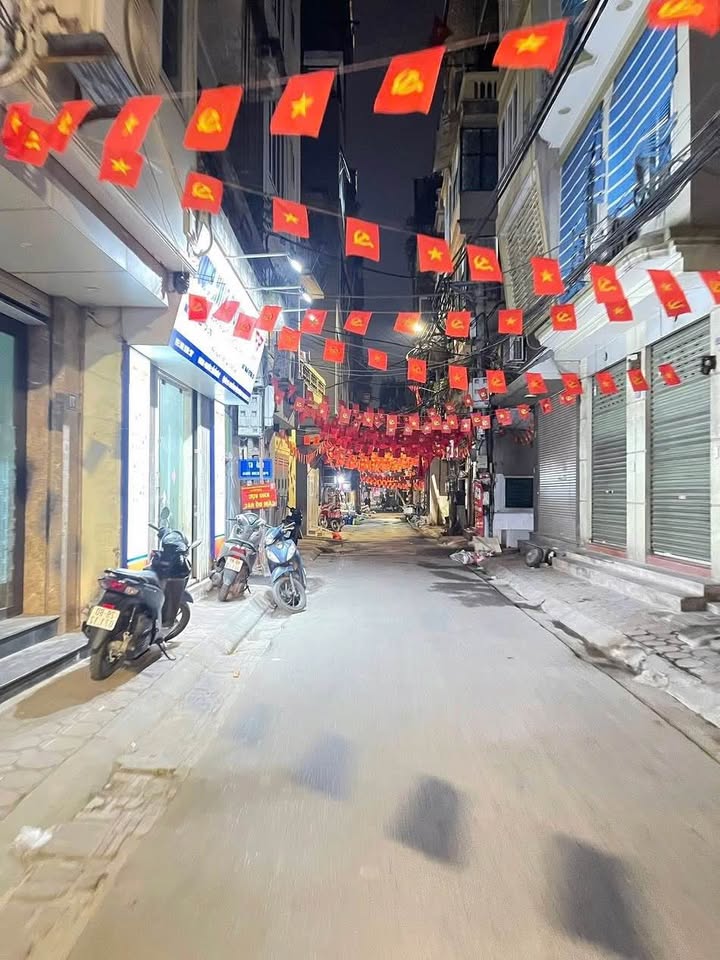 Nhà phố Kim Hoa Đống Đa 102m² giá 3.55 tỷ - Thiết kế hiện đại, tiện ích đầy đủ!