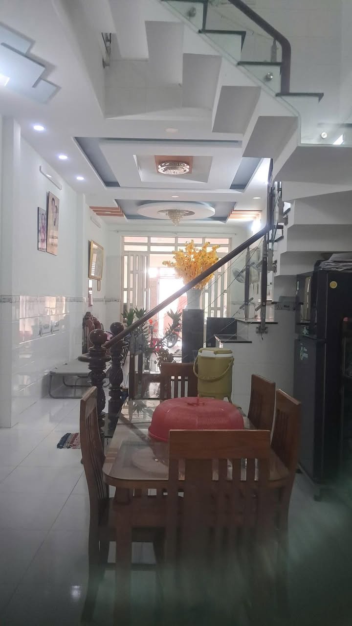 Nhà 4 phòng ngủ Hóc Môn 96m² giá 3.9 tỷ - Sổ hồng riêng, thương lượng ngay!