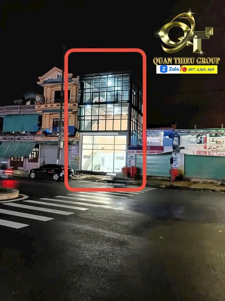 Nhà 3 tầng mặt tiền Phạm Văn Đồng, Huế 70m² giá 22 triệu - Phù hợp làm showroom, văn phòng!