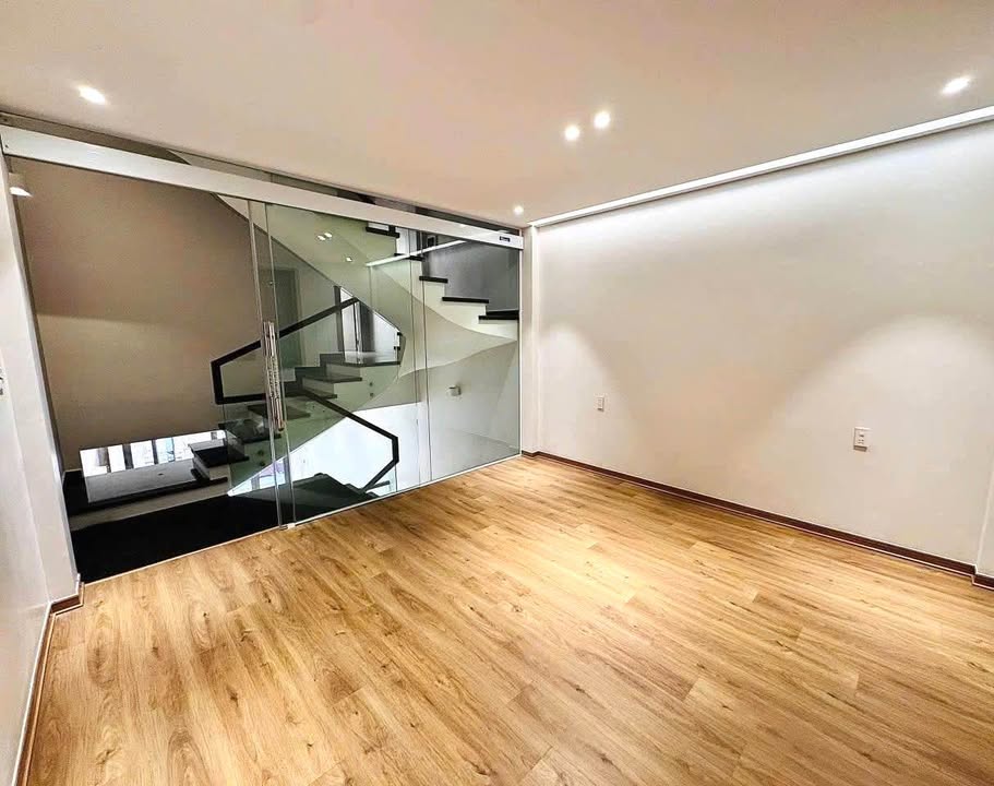 Nhà phố Tô Hiệu Lê Chân 50m² giá 7.8 tỷ - Ô tô đỗ cửa 24/24!